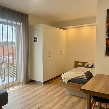 アパート Apartment, Zimmer, Traitsching