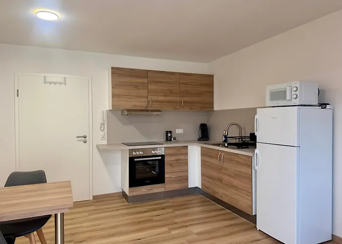Apartment, Zimmer, * Traitsching